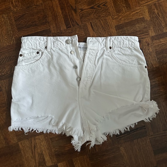 Zara White Denim shorts - Picture 1 of 2